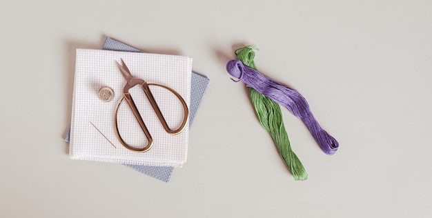 Образцы вышитых изделий